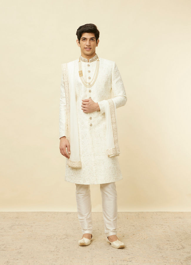 alt message - Manyavar Men Pearled Ivory White Bel Buti Patterned Sherwani Set image number 2